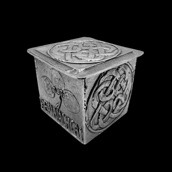 Tile Box with Celtic Knot Lid